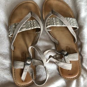 TOMS (Never worn) beige and cream sandals